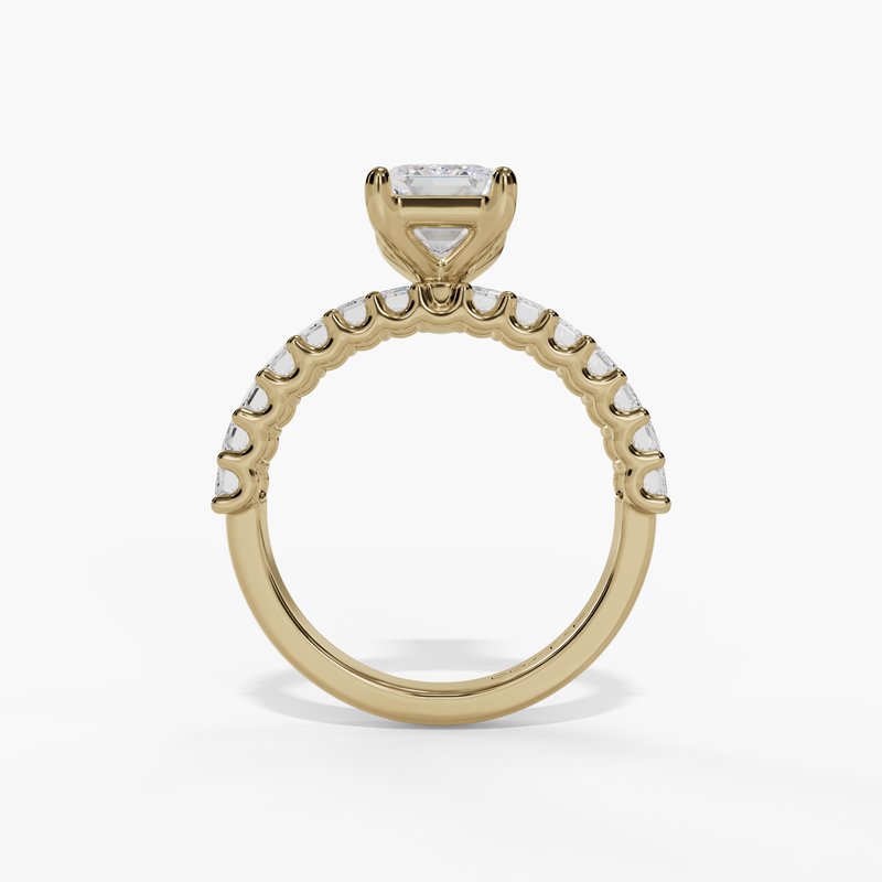 Yellow gold diamond ring