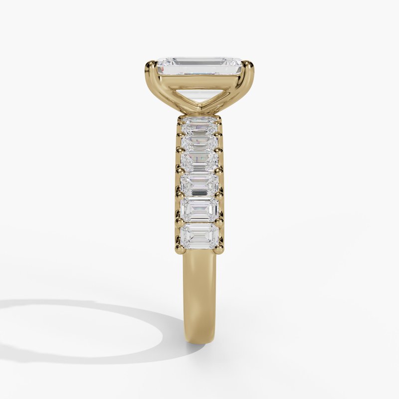 Yellow gold diamond ring