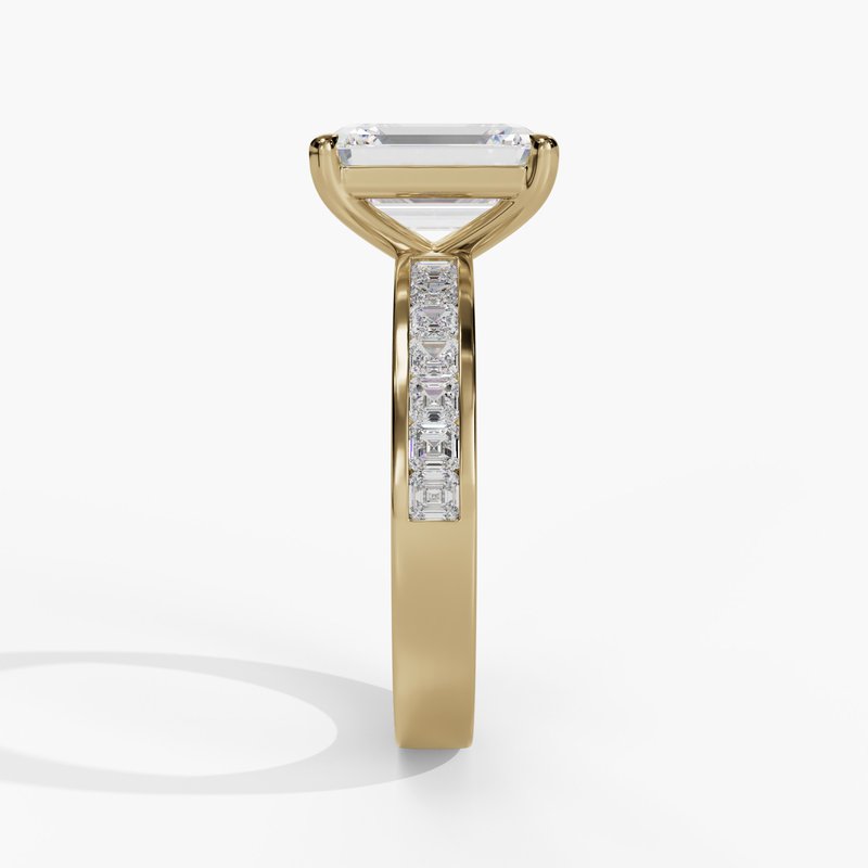 Yellow gold diamond ring