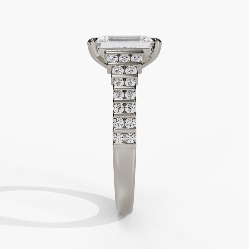 White gold vintage diamond ring